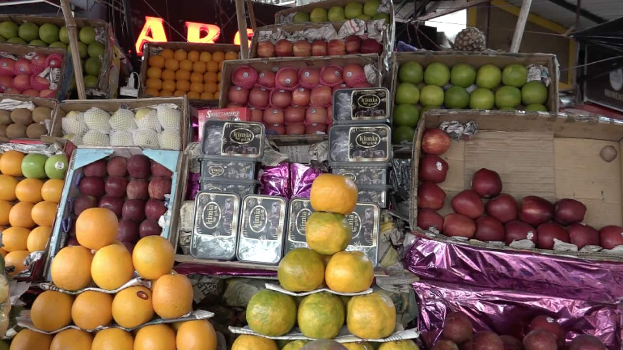 kolkata FRUIT market.jpg