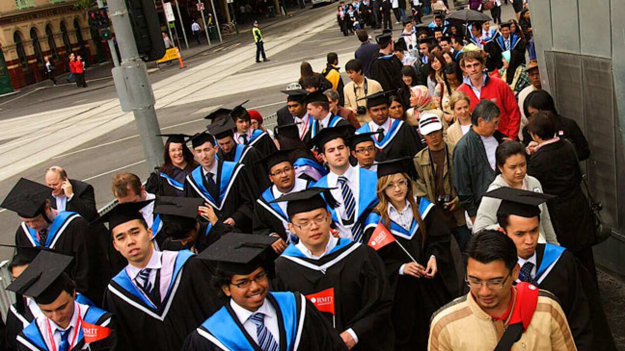 uni_graduates_121024_b_getty_84064361