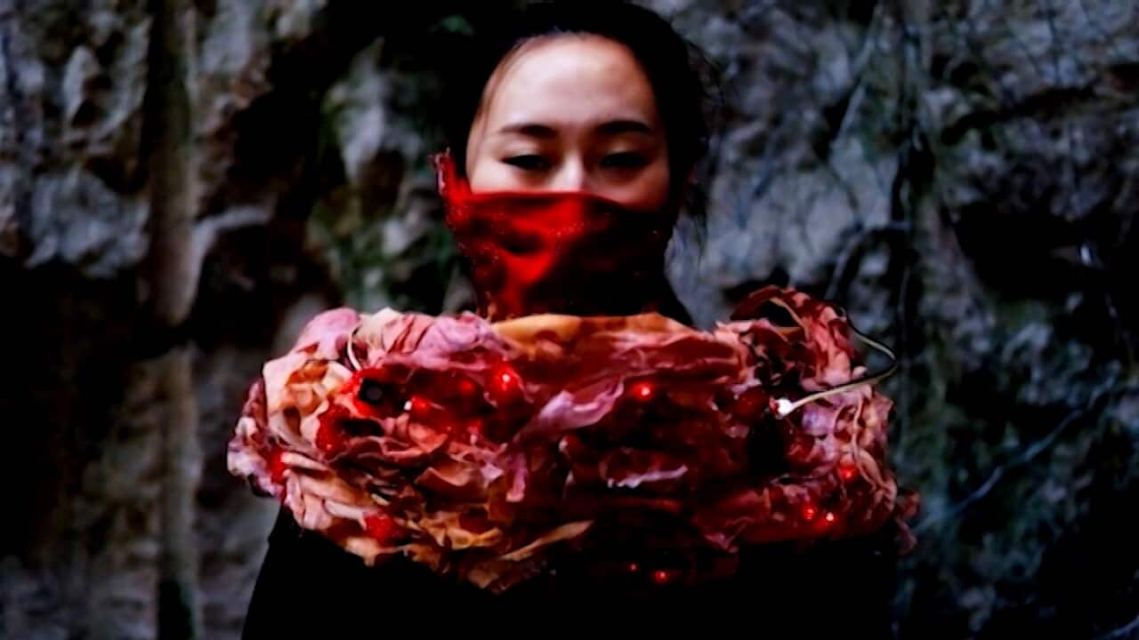 The scarf is designed to protect its wearer from smog.