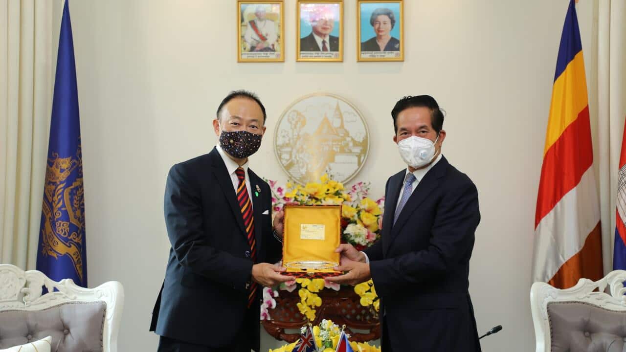 Australia Ambassador to Cambodia Pablo Kang and Phnom Penh Municipal Mayor Khuong Sreng