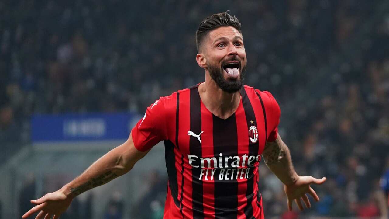 L'esultanza di Olivier Giroud, che ha deciso il derby di Milano con una doppietta nel giro di 3 minuti