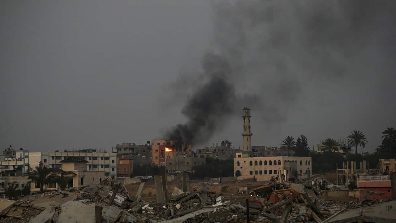Israel continues military operations and air strikes in central Gaza