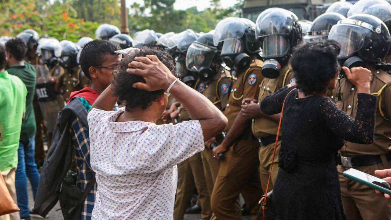 Sri Lankan police attack Samagi Jana Balawega Protests