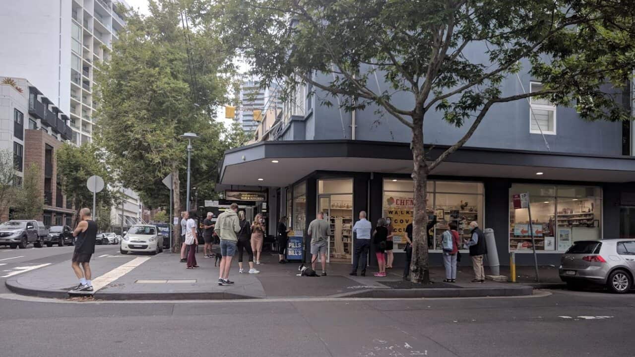 There are long queues for the booster shot in pharmacies in Sydney as people take precautions ahead of Christmas gatherings with grandparents.