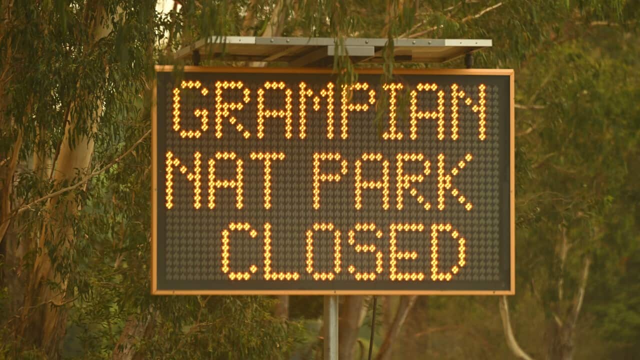 A sign that reads "Grampian Nat Park Closed".