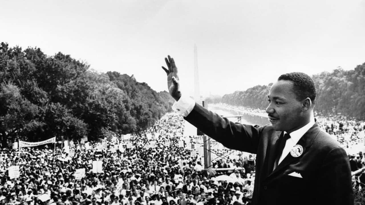 Martin Luther King Jr. prononce son célèbre discours « I Have a Dream » depuis les marches du Lincoln Memorial
