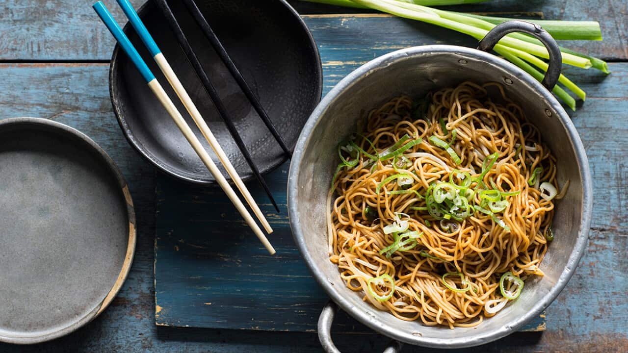Cantonese fried egg noodles with soy sauce