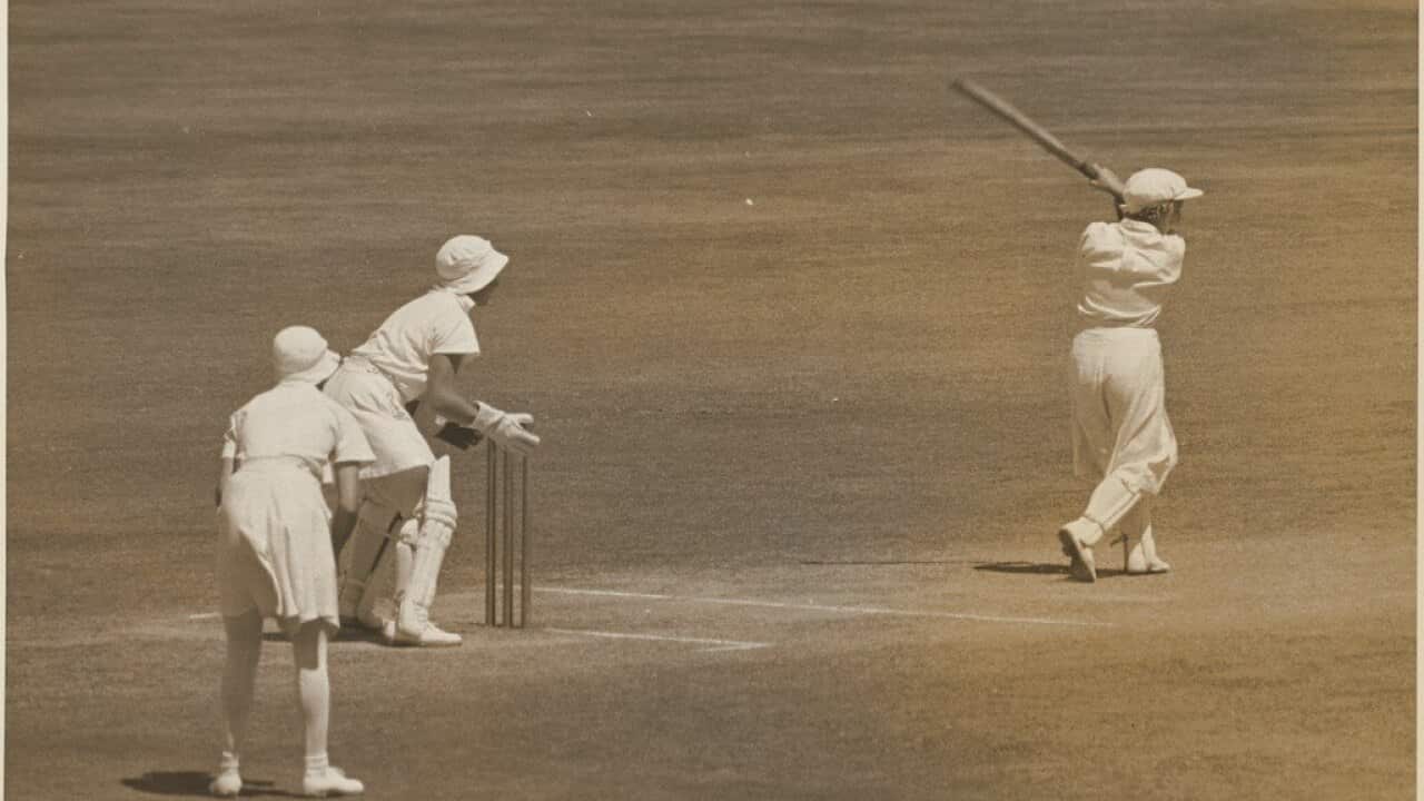 1024px-Women's_cricket_game,_England_v_Australia_in_Sydney,_1934-35_(16617370581).jpg