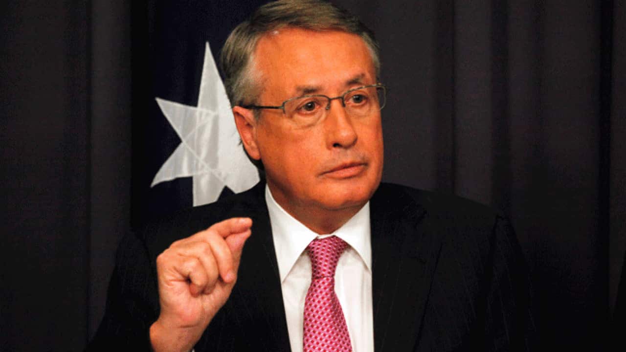 wayne_swan_combet_carbon_presser_large_111024_aap_1333203680