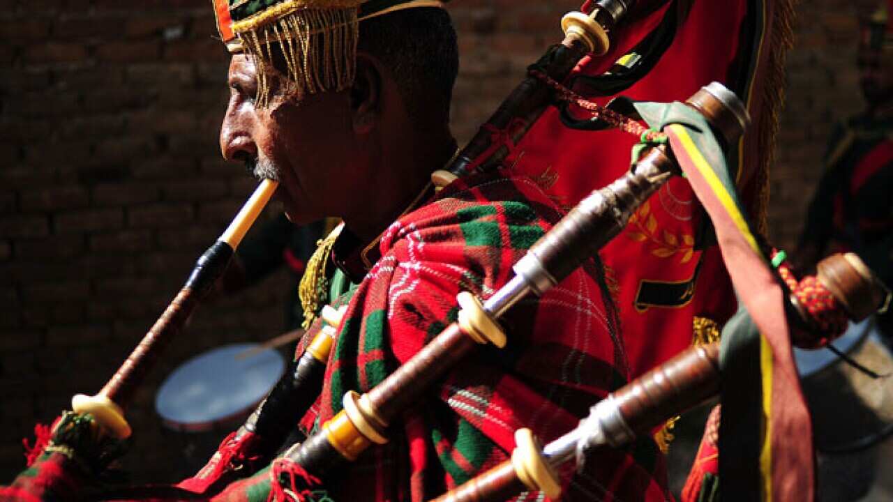 bagpipes_pakistan_20110710_b_getty_919943973