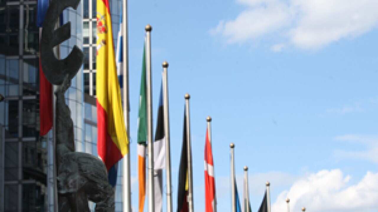 eurozone_flags_110923_L_getty_944115757