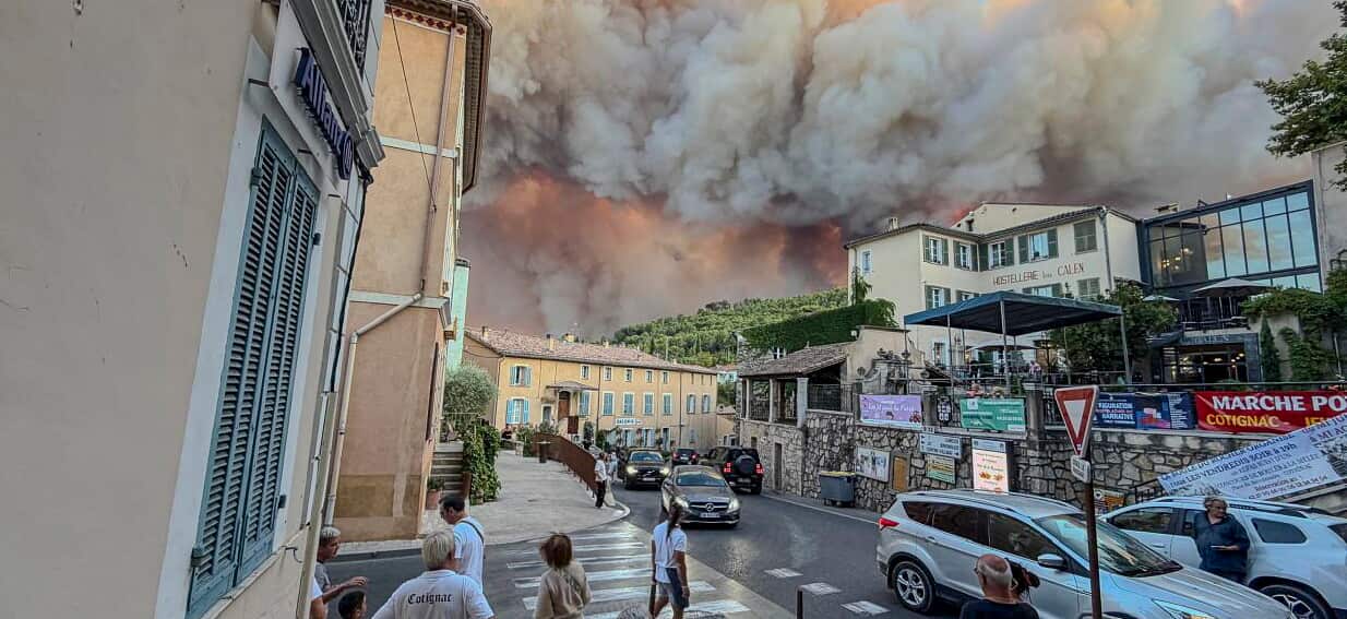 Fires spark emergency in Spain, threaten Bordeaux's famed wineries