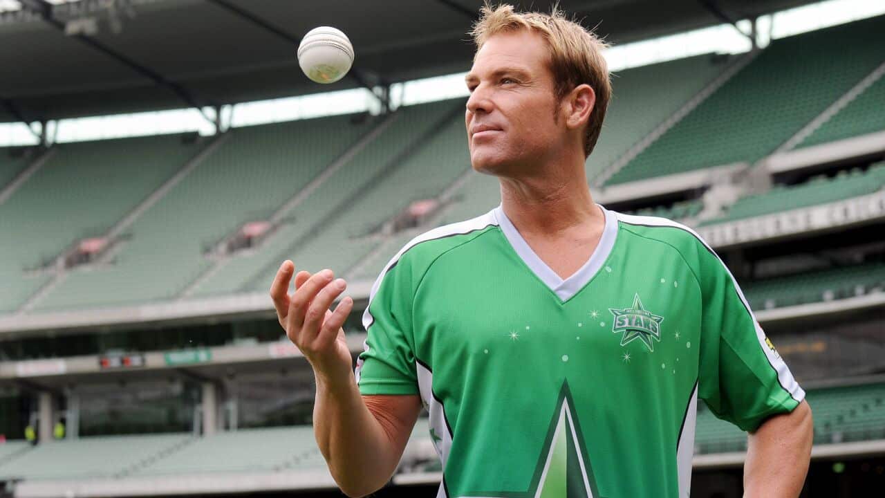 140206_warne_aap.jpg