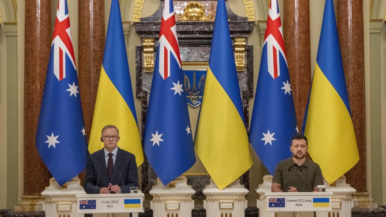 Anthony Albanese standing next to Volodymyr Zelenskyy