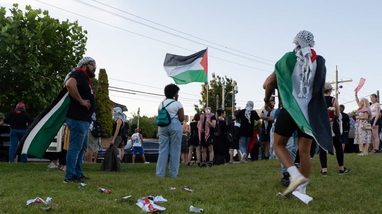 Violence after pro-palestine restaurant burned in majority jewish suburb in Caufield, Australia - 10 Nov 2023