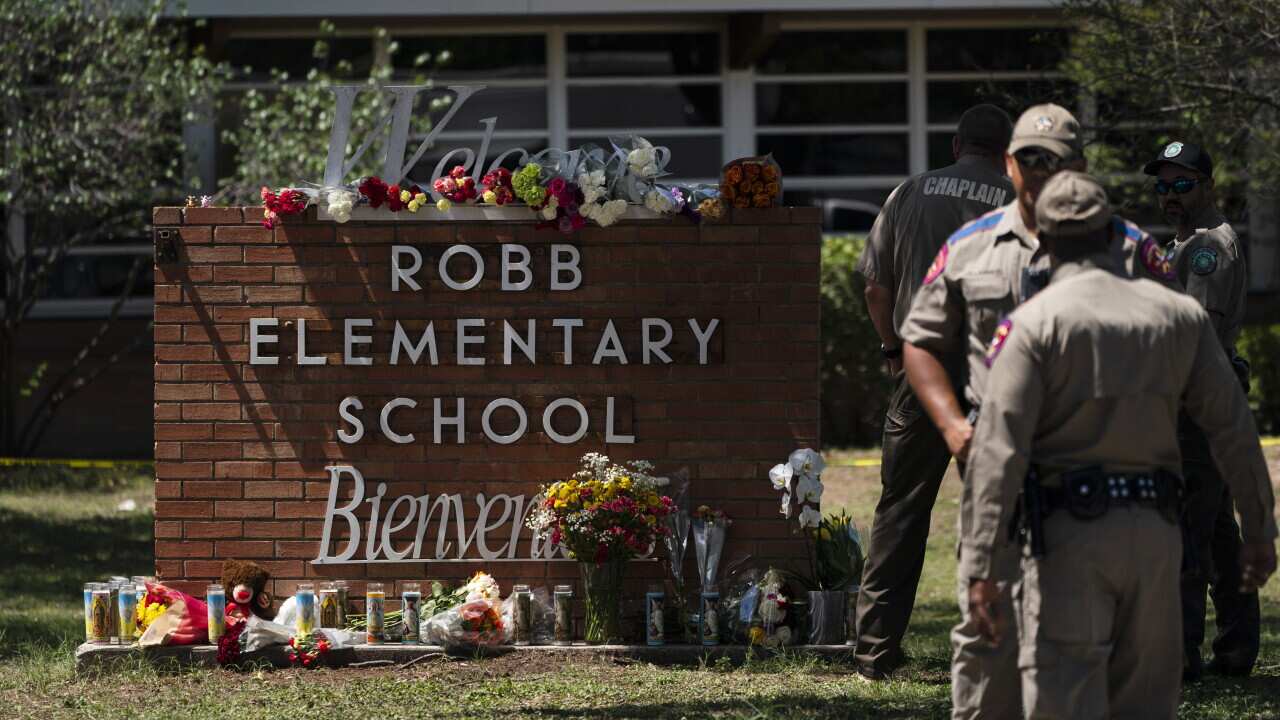 Les Etats-Unis en deuil après une fusillade dans une école primaire. 19 enfants et deux enseignants ont été tués par un jeune Américain de 18 ans.