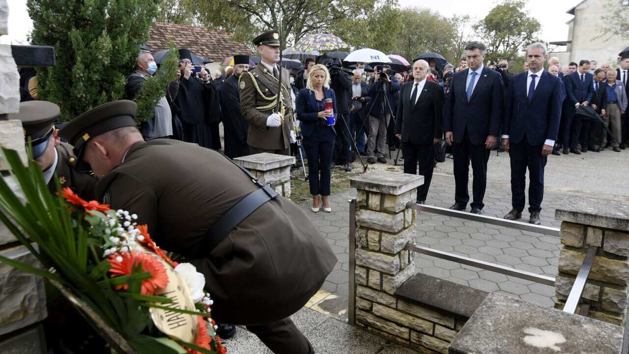 Prime Minister Andrej Plenkovic on Monday attended a commemoration for nine Serb civilians killed in Varivode in the aftermath of the 1995 Operation Storm,