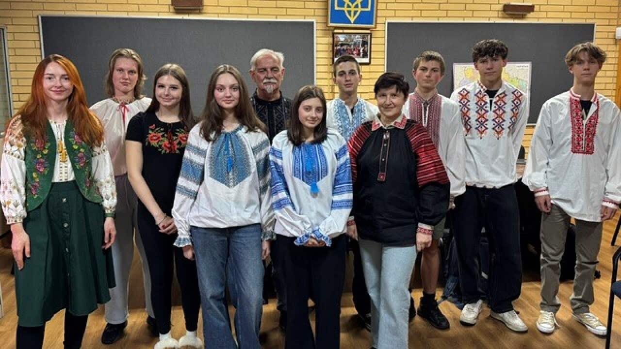 Студенти матурального курсу в Аделаіді.jpg