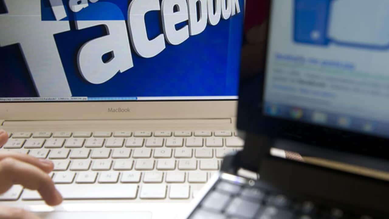 Facebook_Laptop_120921_L_AAP_1510998664