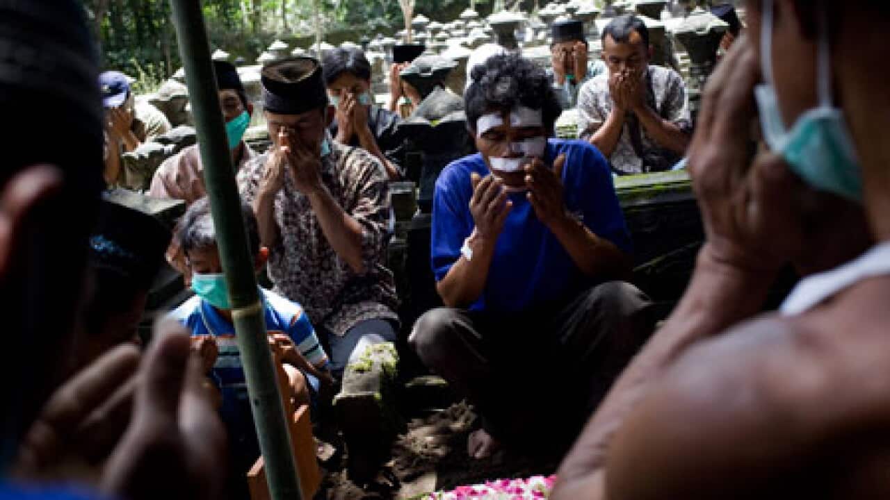 indon_quake_L_101028_getty_45298526