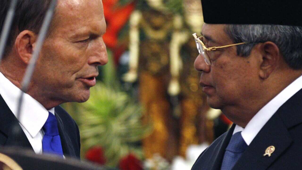 Tony Abbott (L) and Indonesian President Susilo Bambang Yudhoyono