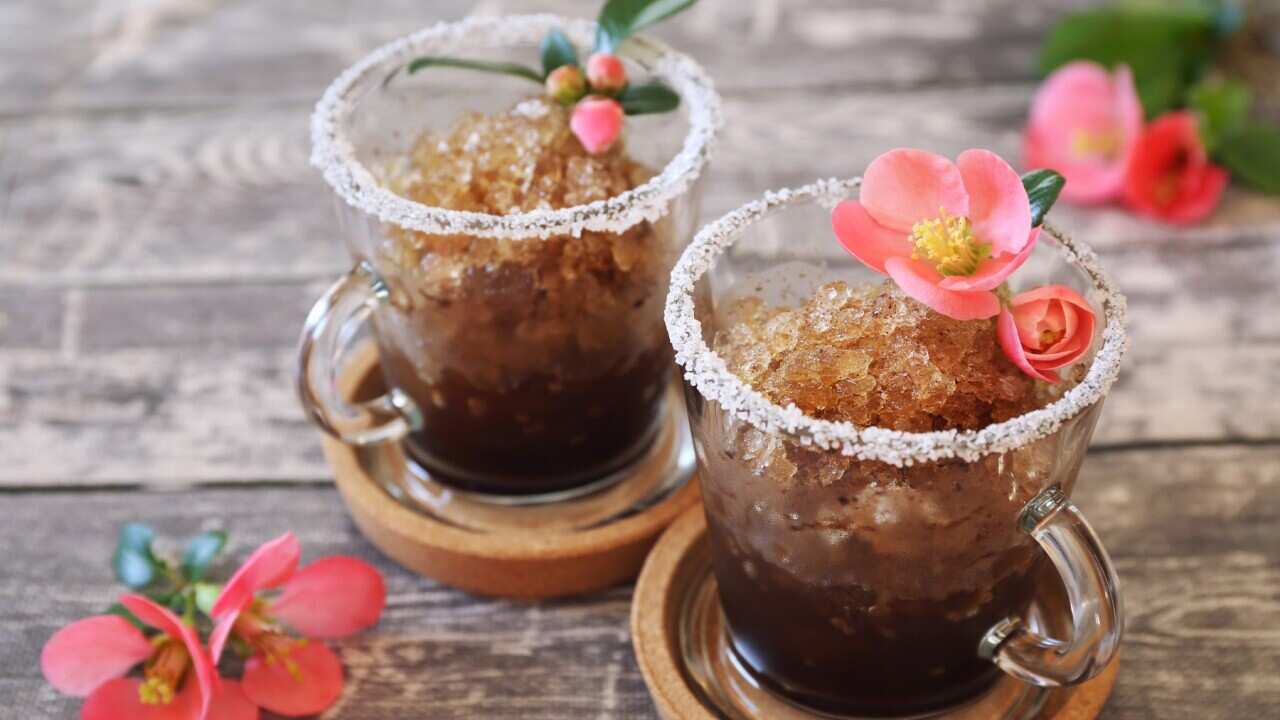 La granità al caffè è tipica di Messina ed è perfetta per una colazione estiva.