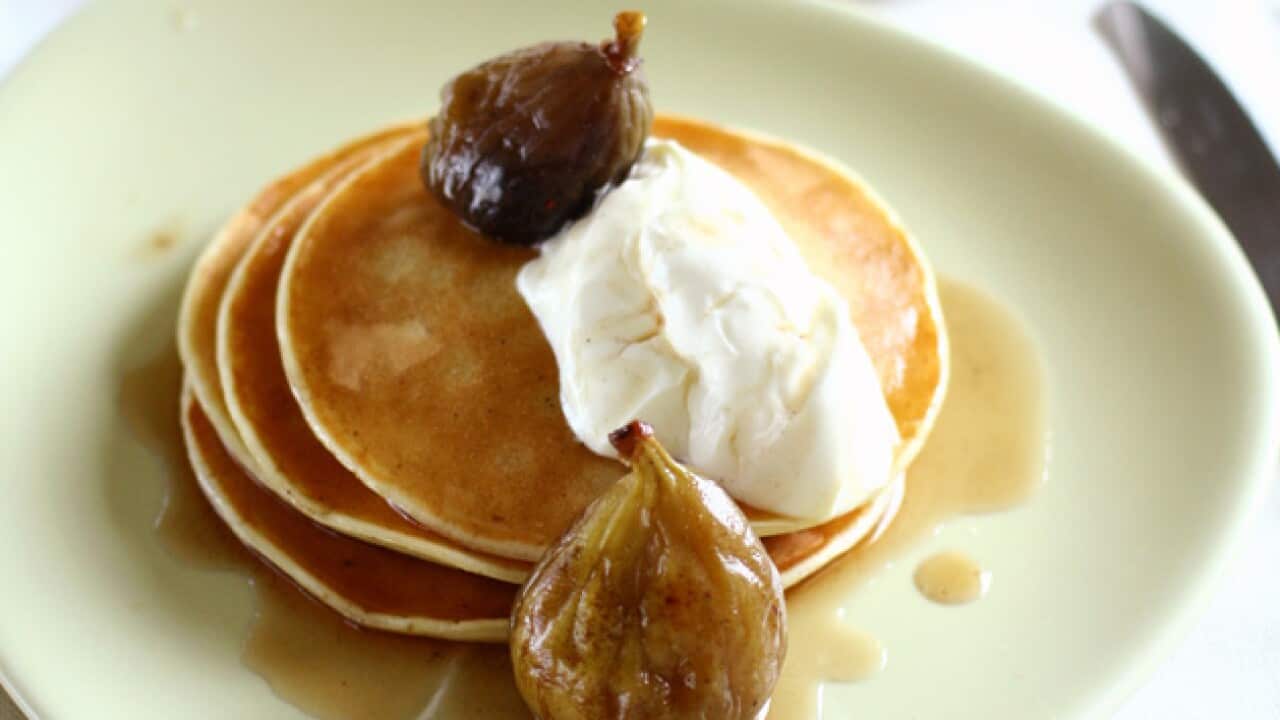 ricotta-and-cinnamon-hotcakes_196549604
