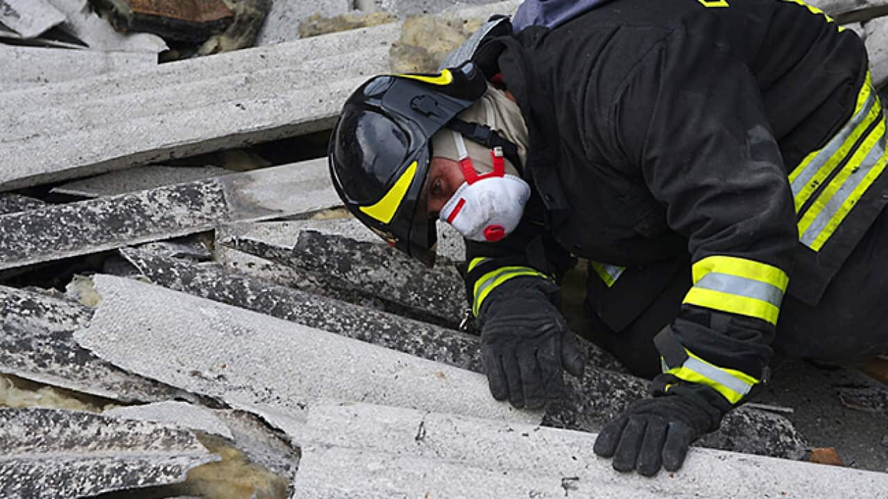 italy_quake_L_120522_ap_580830435