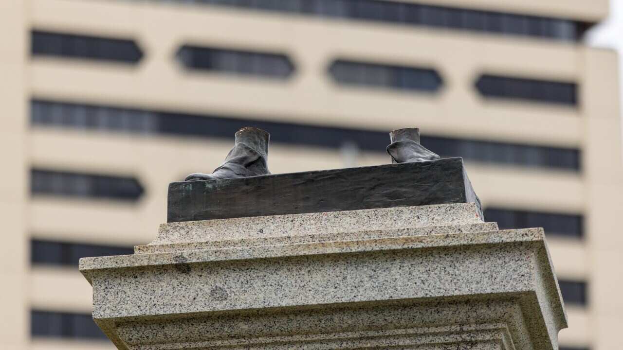 CAPTAIN COOK STATUE VANDALISED MELBOURNE