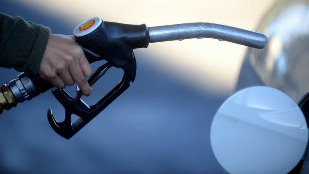 filling_the_tank_-_aap-001.jpg