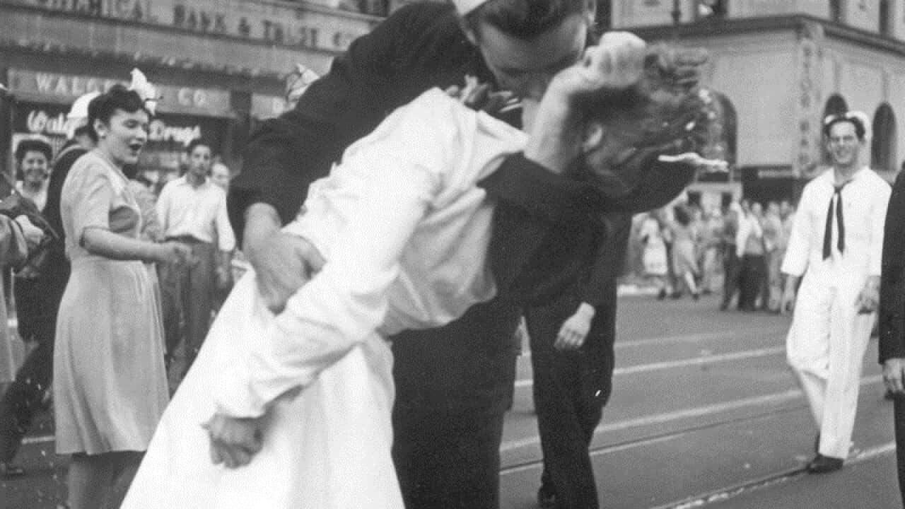 George Mendonsa and Greta Zimmer Friedman