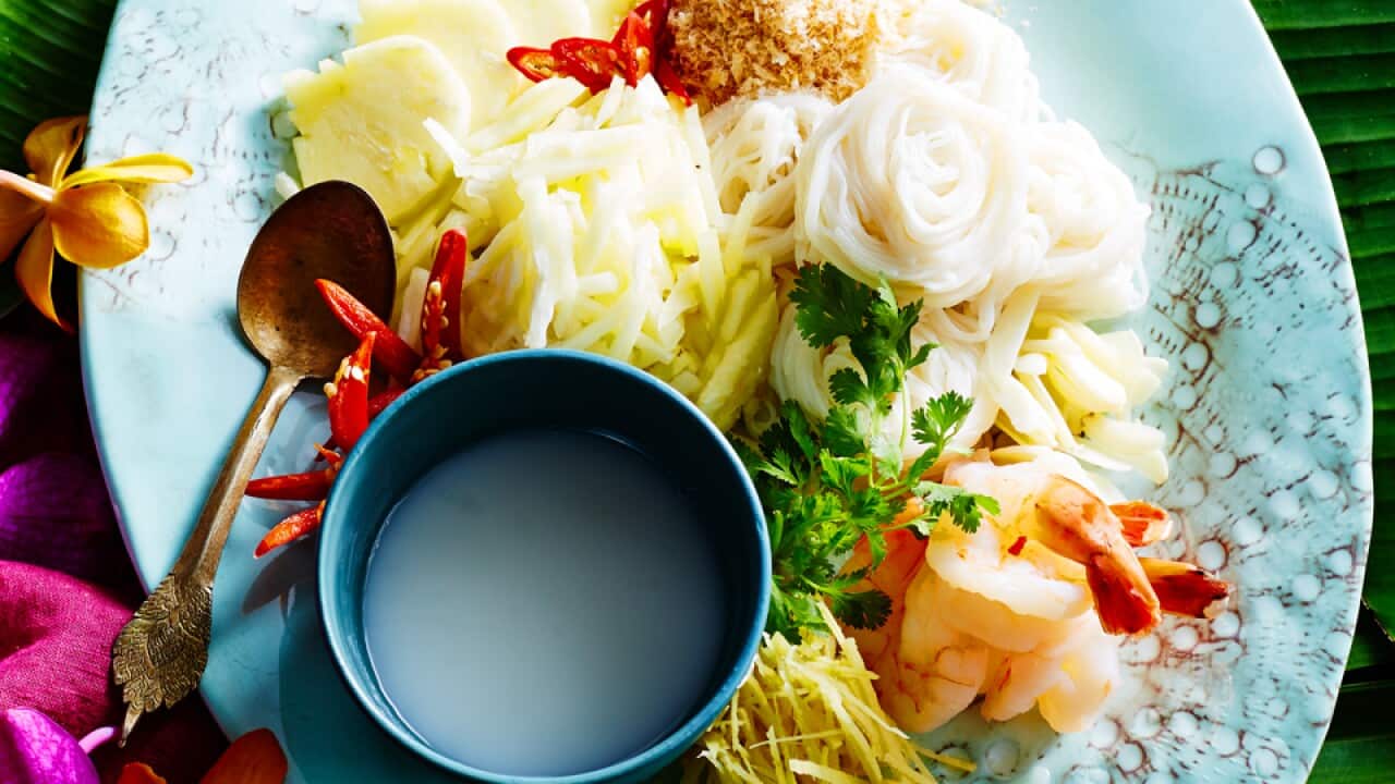 Rice noodles with Pineapple, Prawns and coconut sauce