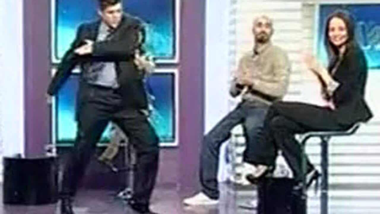Moonwalking-Romanian_190411_B_Youtube_1906649728
