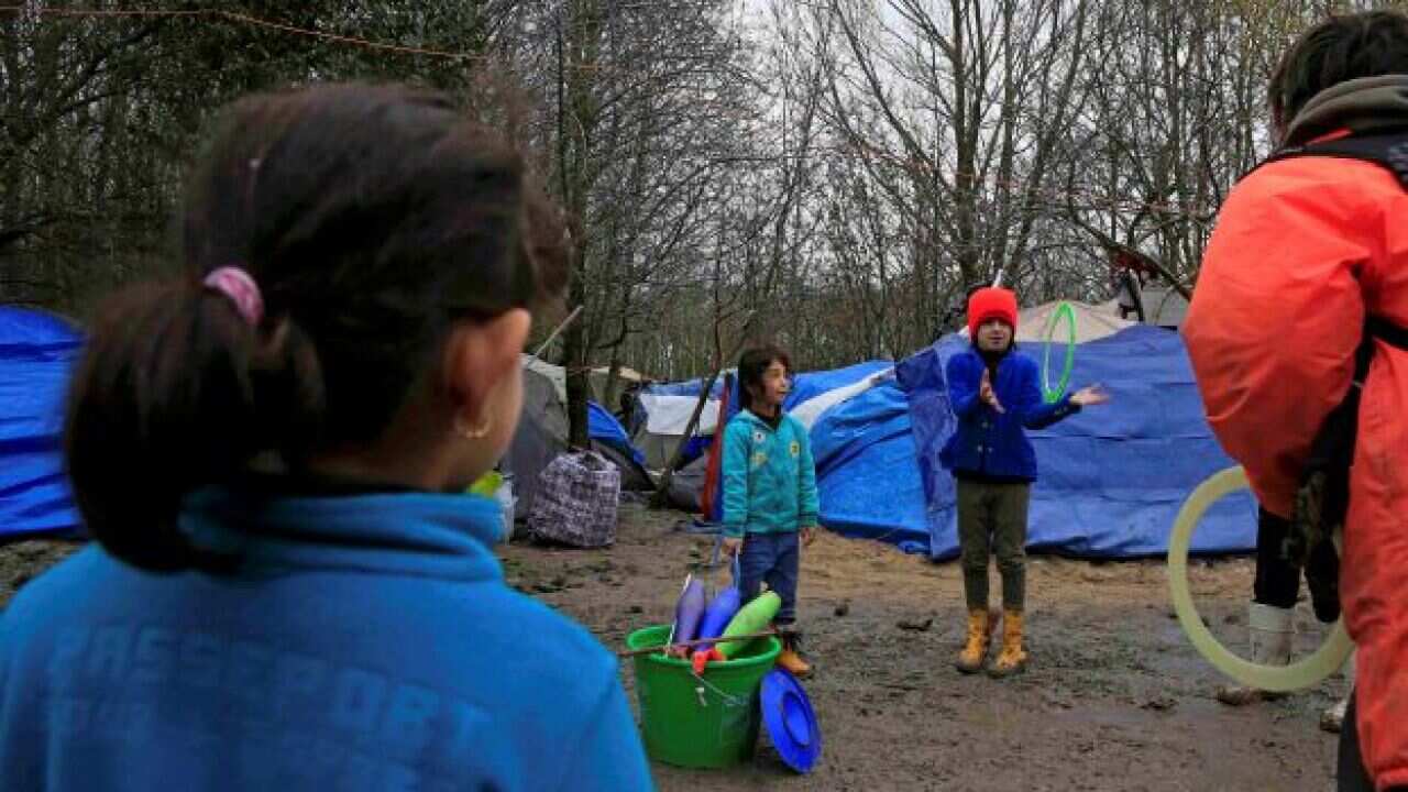 UK to accept orphan children who are refugees
