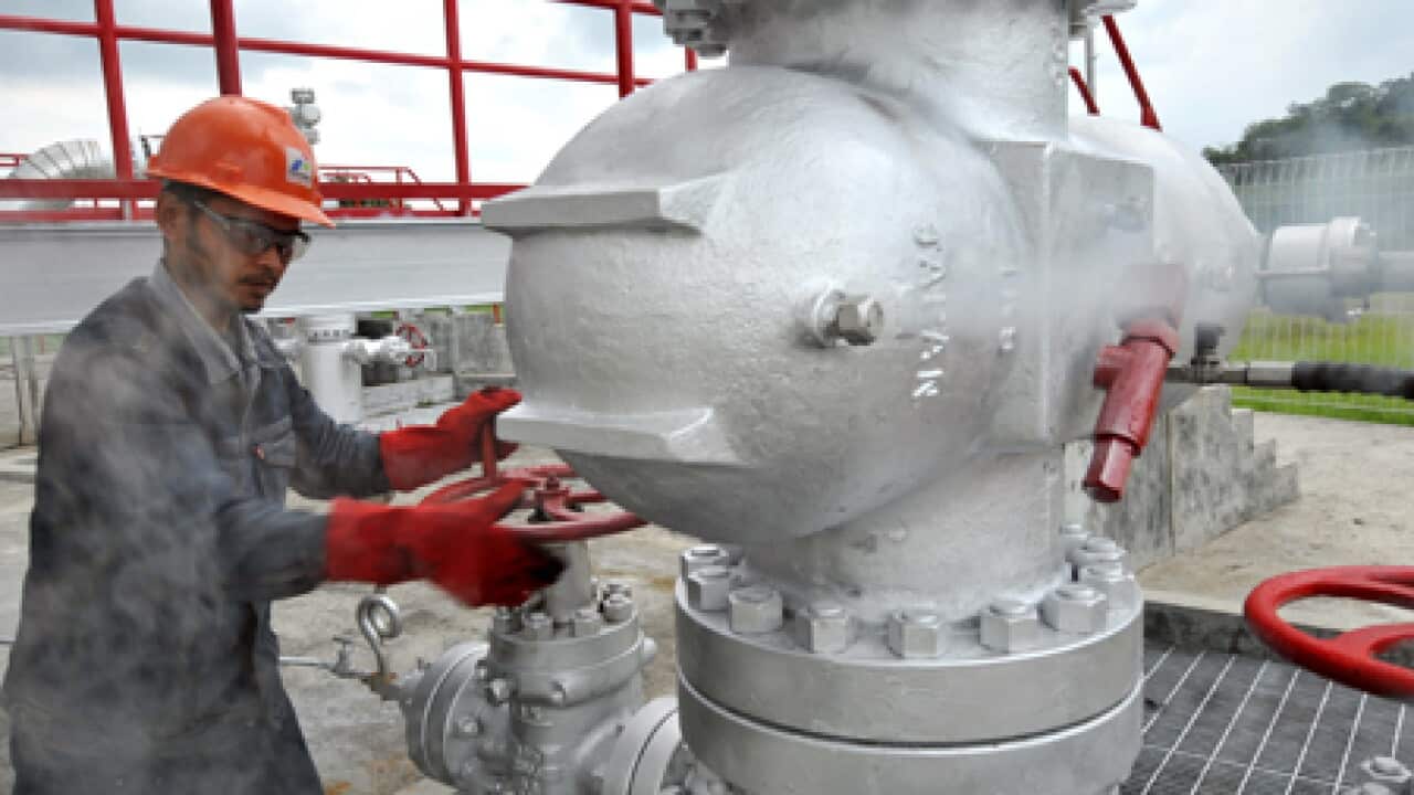 geothermal_indonesia_100426_L_aap_1083606816