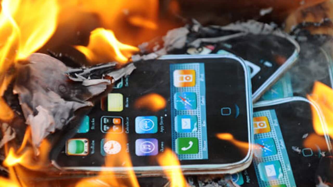 burning_iphone_100528_B_getty_2130478323
