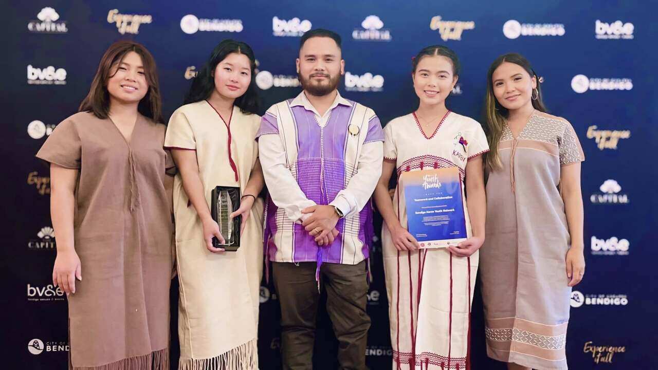 Bendigo Karen Youth Network (BKYN) was named the sole recipient of the COGB Youth Award 2024 for Teamwork and Collaboration
Sources: NC Aung/BKYN