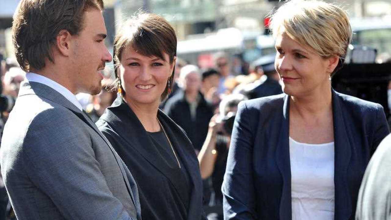 Harriet Wran (left).