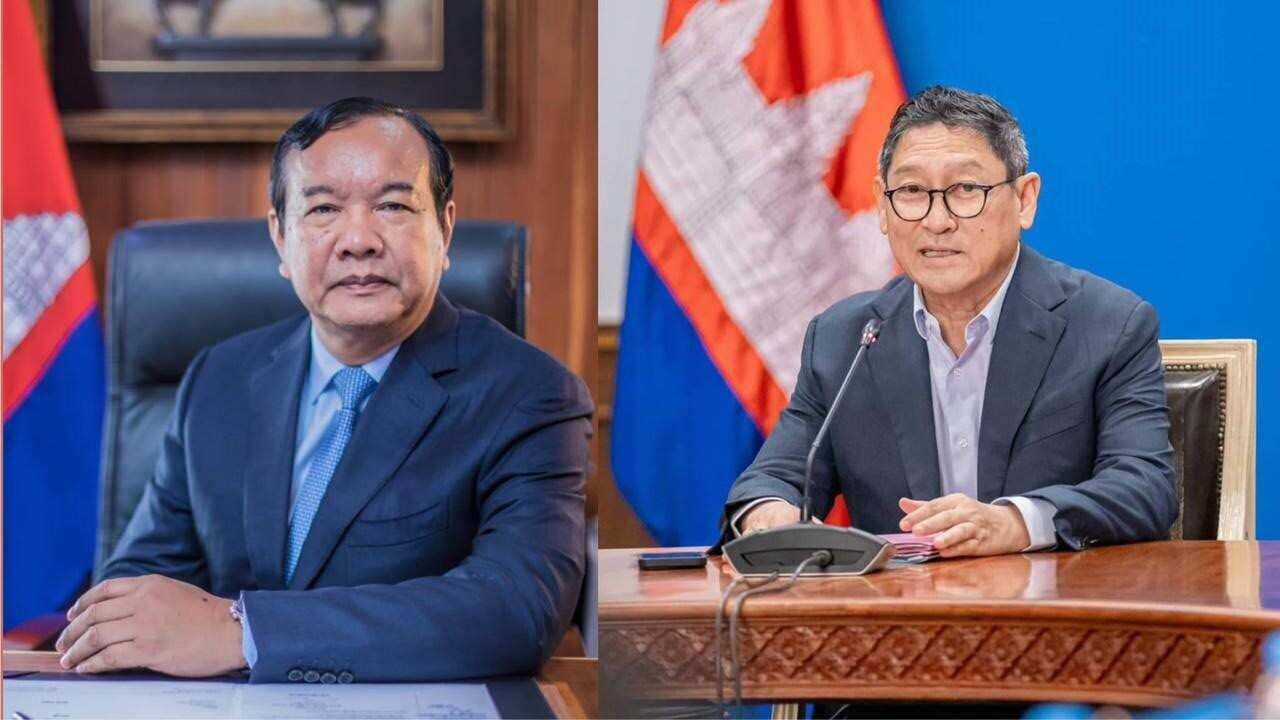 Cambodian Foreign Minister Prak Sokhon and out going Sok Chenda Sophea.jpg