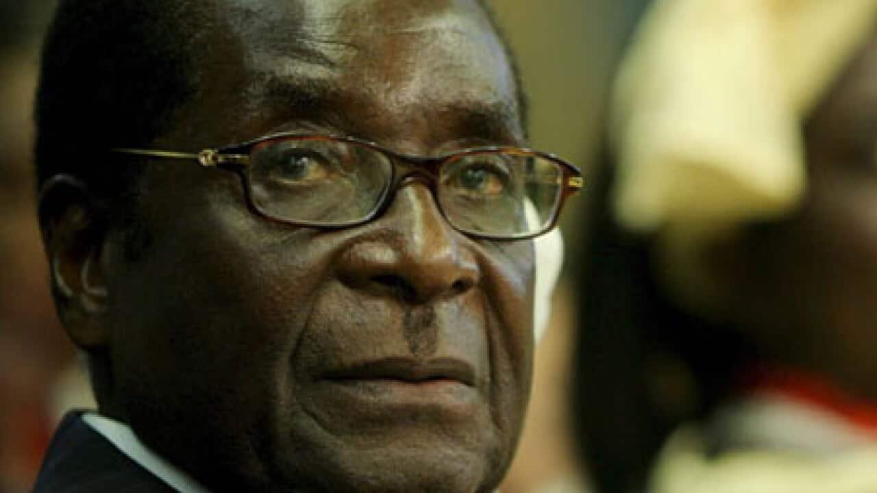 mugabe_close_up_L_1806_aap_814640988