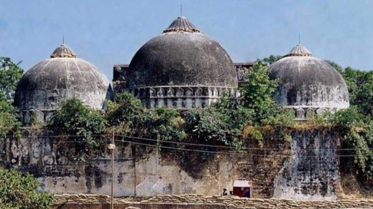 Babri mosque before its destruction