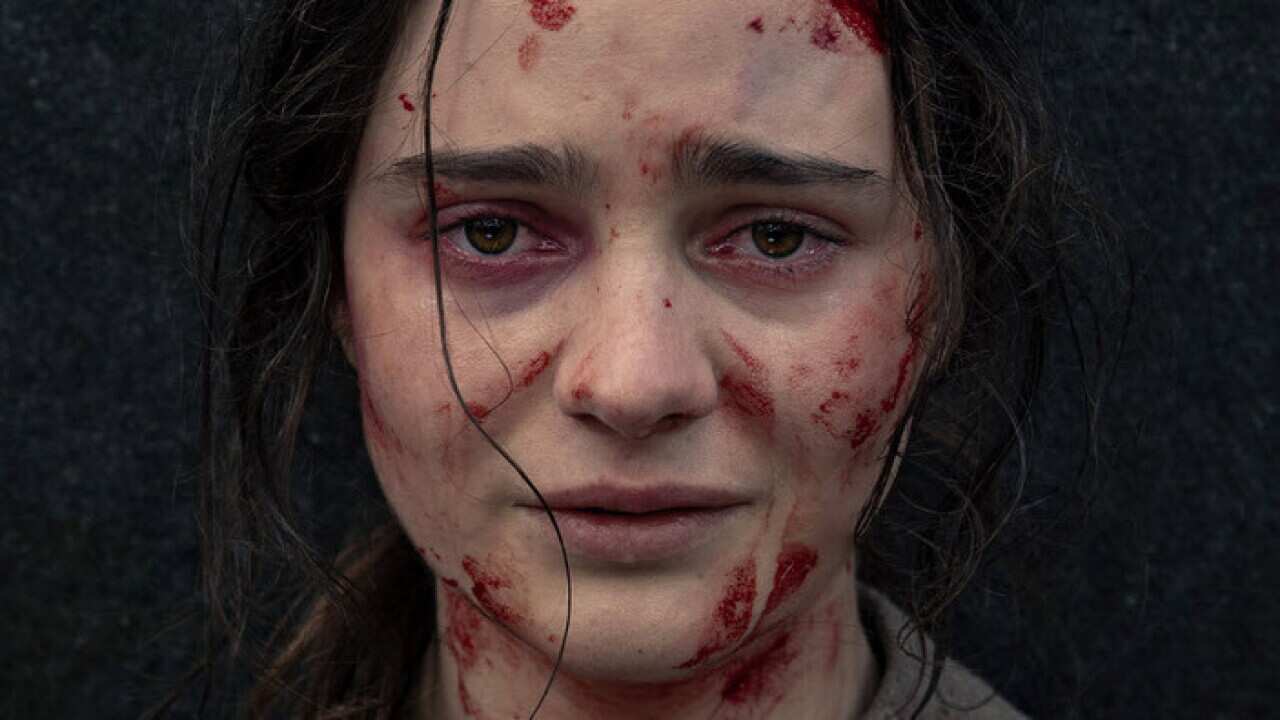 Aisling Franciosi, protagonista del film The Nightingale, ambientato in Tasmania nel 1825