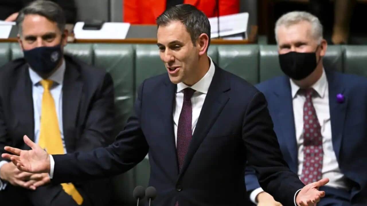 جیم چالمرز خزانه دار استرالیا