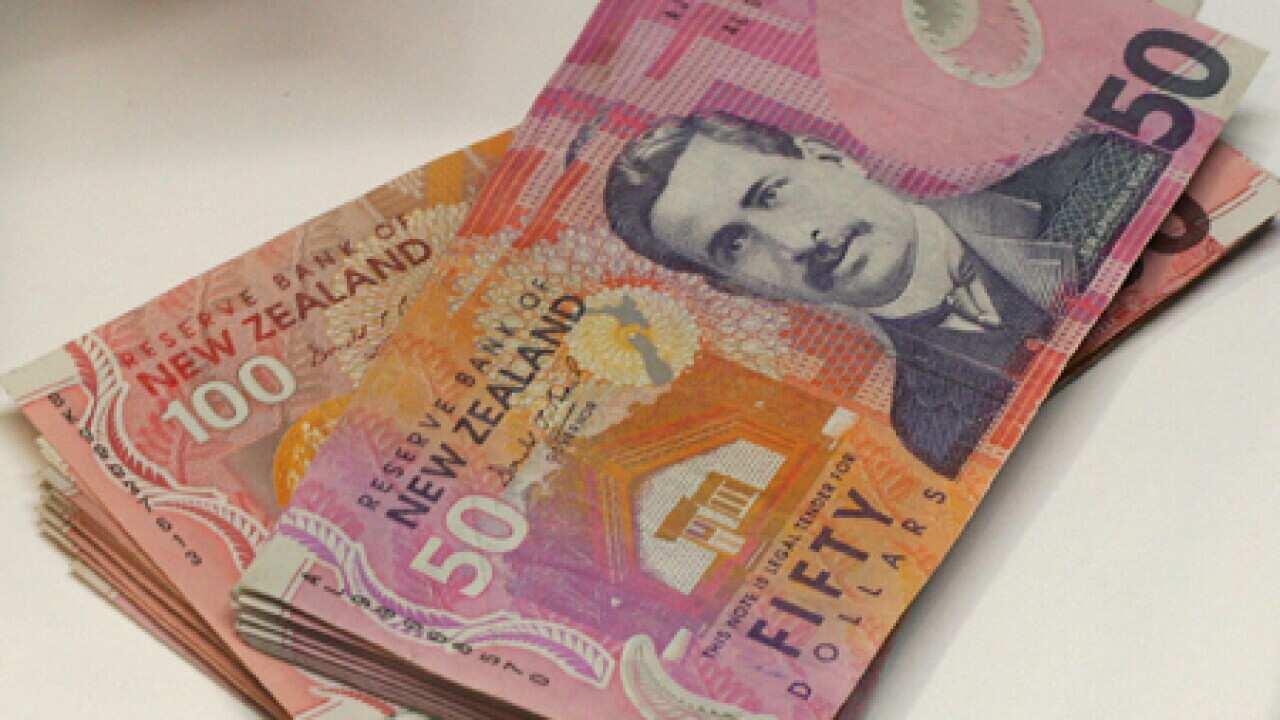 new_zealand_dollar_100610_getty_b_452400347