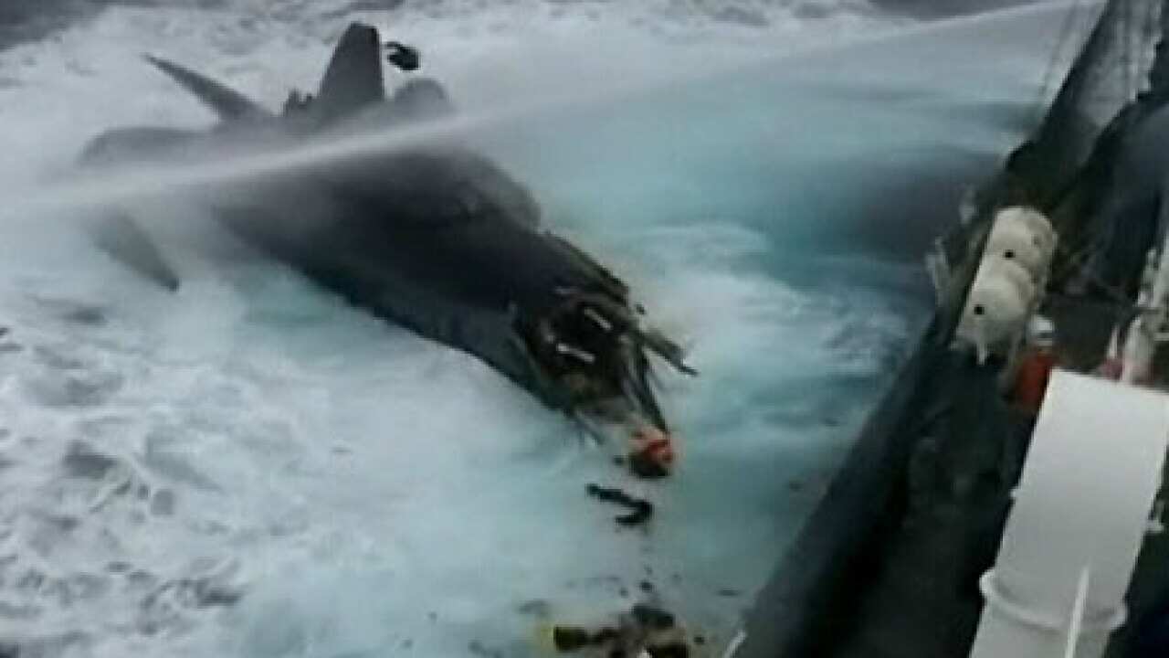 whaling_collision_100107_ap_aap_B_441058418