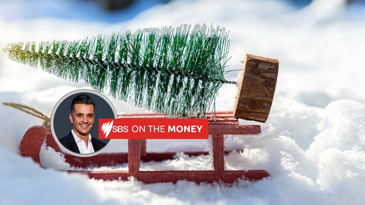 A model of a Christmas tree on a sleigh.