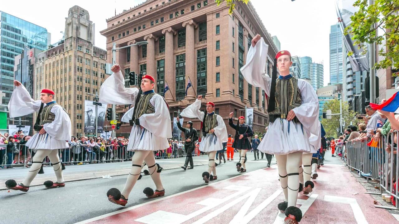 Εύζωνες 1 κεντρική Νίκος Μπουρδανιώτης.jpg