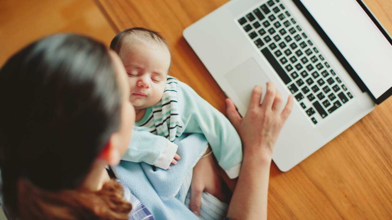 Multi-tasking mum