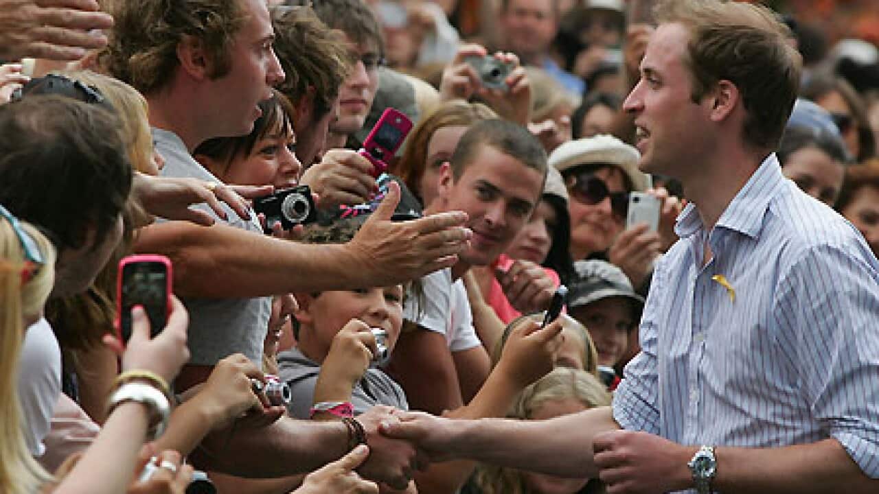 prince_william_crowds_100121_getty_B_478993334