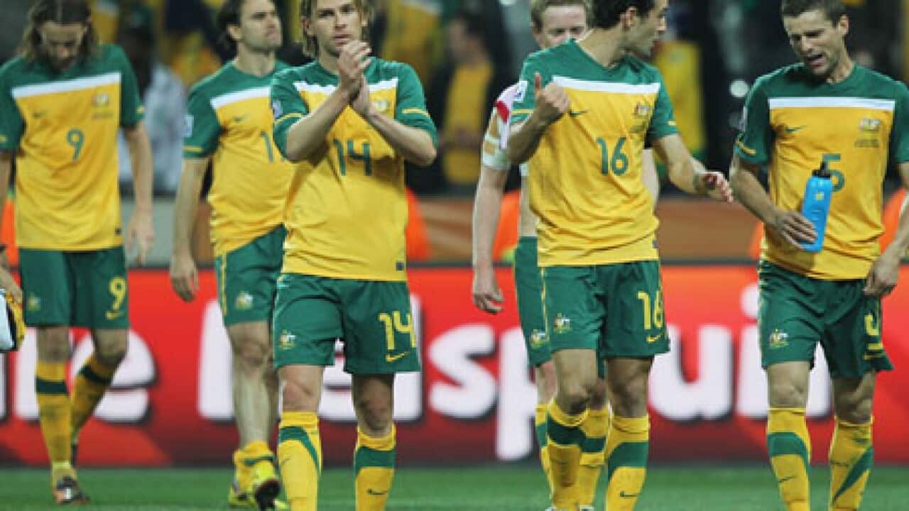 socceroos_wave_walk_100624_GETTY_L_1423411272